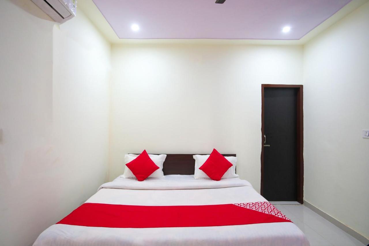 Oyo Flagship 62980 Shiva Residency Hotel Garhi Harsaru Exterior photo