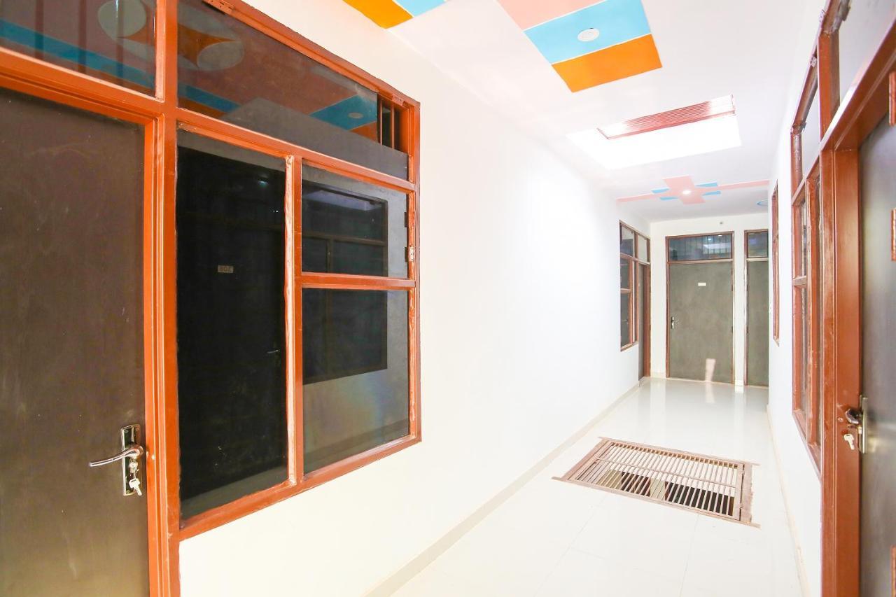 Oyo Flagship 62980 Shiva Residency Hotel Garhi Harsaru Exterior photo